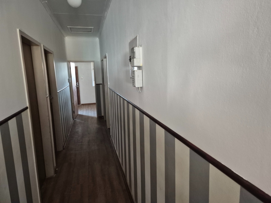 To Let 3 Bedroom Property for Rent in Kannoniers Park North West